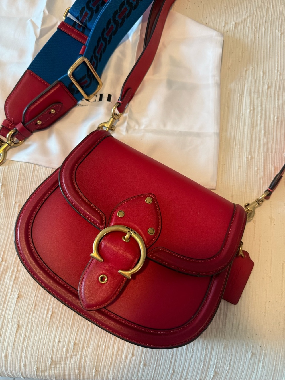 Coach Beat Saddle Bag in Red Leather with interchangeable strap - Picture 3 of 9